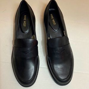 Nine West Black Leather Naveen Loafers. Size 10m